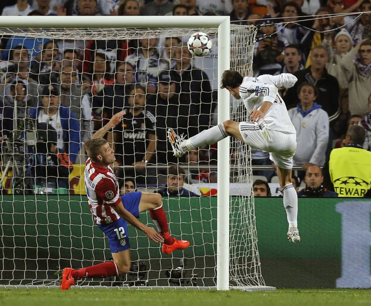 Gareth Bale raccoglie la respinta di Courtois e infila il 2-1 a porta vuota. Ap